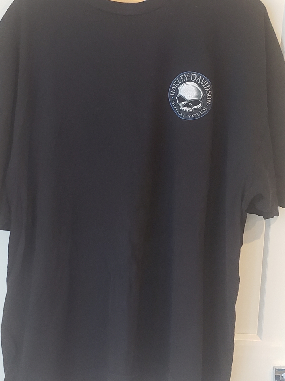 Vintage Harley-Davidson Black Crewneck T-Shirt with White Skull Patch
